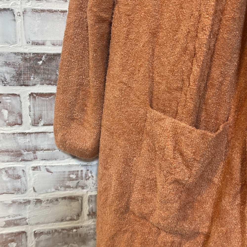 Barefoot Dreams Women's cable  Cardigan apricot large - Picture 6 of 6